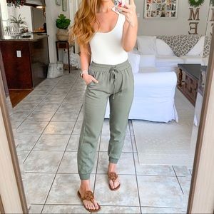 Pink Lily pants Small